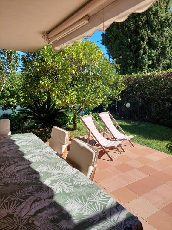 Plage la Salis 3 chambres, Jardin - 3 bedrooms Le Libeccio 42 Avenue de la Salis, 06160 Antibes