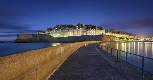 Appartement plage-sillon-thalasso-intra muros 41 Boulevard Hébert 35400 Saint-Malo Bretagne