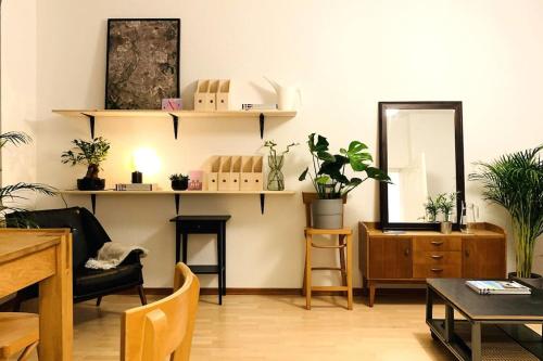 (PLANTROOM9)Ganze Wohnung allein