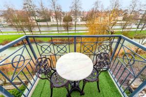 Plaza Berges 01