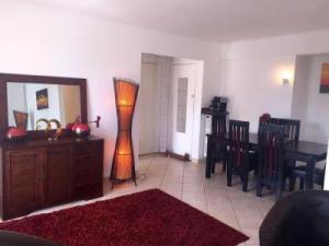 Pleasant 2 Bed Apartment in the calm Palm Beach area of Cannes with beaches nearby on all sides 1525