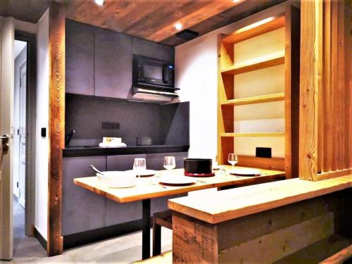 Pleasant apartment in Le Mon tier les Bains with pool