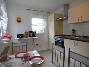 Pleasing Apartment in Elpe with Garden