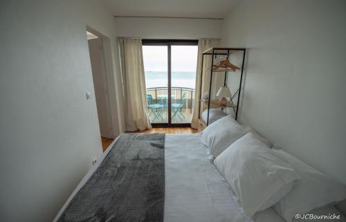 APPARTEMENT PLEINE VUE MER 34 Ch. du Sillon Saint-Malo Plage Saint-Malo france