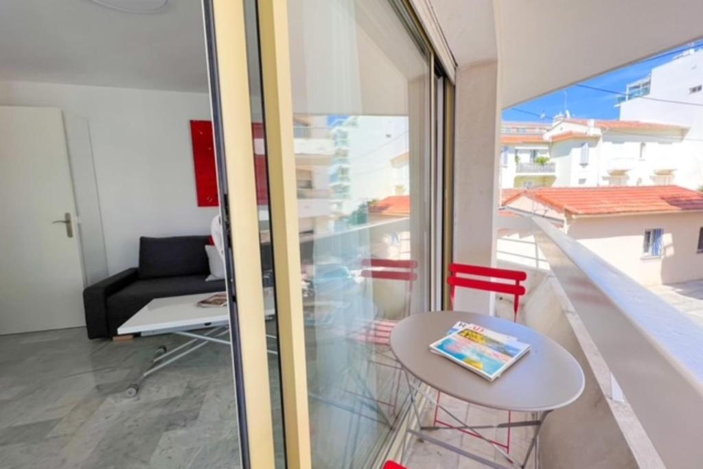 Pointe Croisette Apt 1 chambre - 100m plage 7 Rue Paul Serrailler, 06400 Cannes