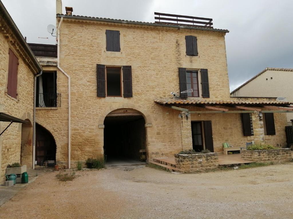 Appartement Pont du Gard,appartement à Castillon du Gard 5 Place du 8 Mai 1945 30210 Castillon-du-Gard