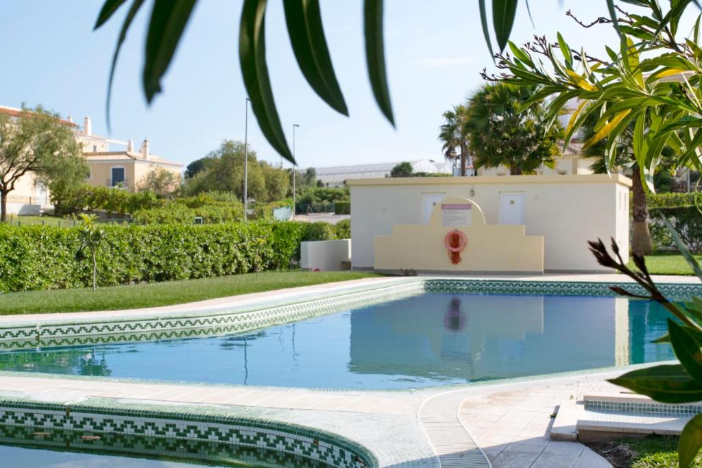 Pool and Garden Village-near beach Praceta António Pedro de Mendonça Corte-Real, Lote 21, nº 3 (Apartamento segunda entrada a contar do final), Quinta Do Paiva - Lote 21,R/C esquerdo, 8200-621 Albufeira