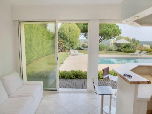 Poolhouse Maison Angelvin