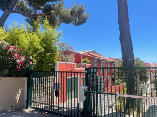 Port Bandol T3 dans résidence calme Parking privé