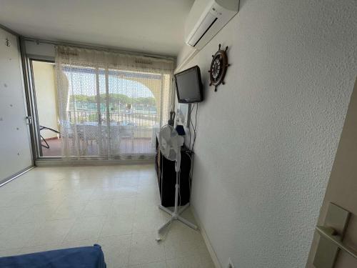 Appartement Appartement Port Camargue, 2 pièces, 4 personnes - FR-1-250-225 2 RUE DE L HERMIONE ENTREE G - 1ER ETAGE - APPARTEMENT N°2139 Le Grau-du-Roi