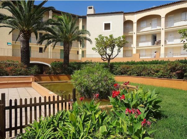 Appartement Port Cogolin, T2 calme dans belle résidence, piscine, proche St Tropez Allées du petit Port - Résidence l'Annonciade - Appartement 402 83310 Cogolin