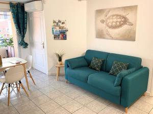 PORT-FREJUS, appartement 2 pièces climatisé, terrasse & parking