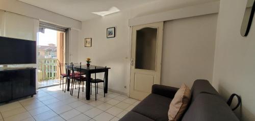 Port FREJUS T2 39m2 climatise Belle terrasse Balcon