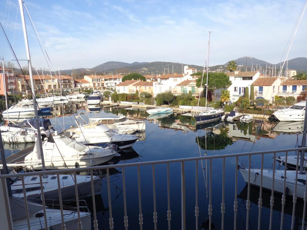 Appartement Port Grimaud Les Voiles 30 Place Francois Spoerry, apt 48 83310 Grimaud