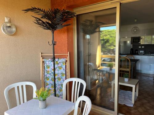 Port Hyères Appt 1 chambre 5p Balcon Parking