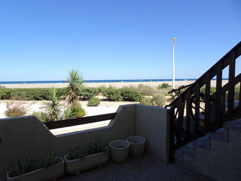 Appartement Port Leucate F2 rdc plage 10 mètres, 25 m2, 5 personnes Résidence la Grande Bleue 11370 Leucate