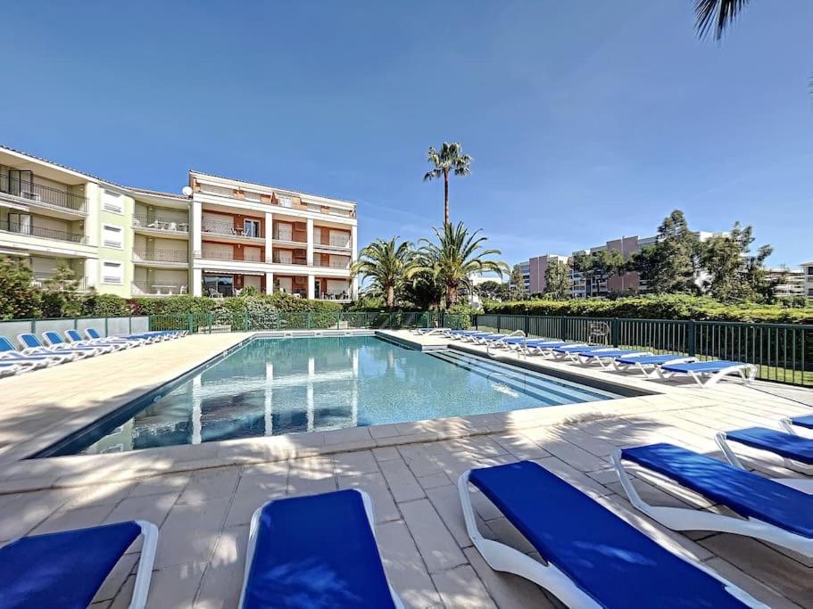 Port Marine - T3 calme, avec terrasse, piscine, près de la plage Bât Ste Helena, 4ème étage, Appt. 22 13 Avenue Georges Pompidou, 83120 Sainte-Maxime