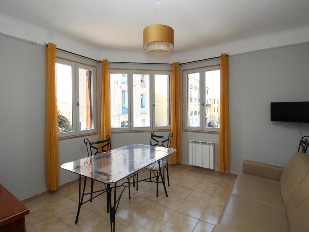 Appartement Appartement Port-Vendres, 3 pièces, 4 personnes - FR-1-309-325 2 Place Bélieu 1 er étage, 66660 Port-Vendres