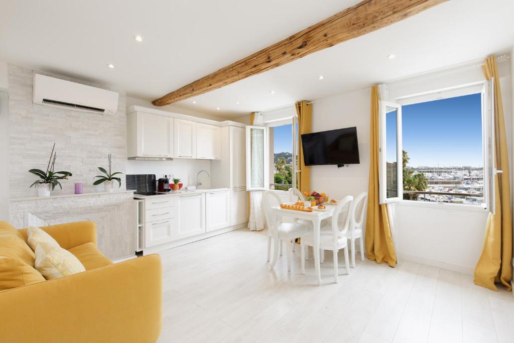 Port View YourHostHelper 4 Place Bernard Cornut Gentille, 06400 Cannes