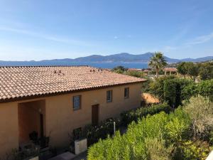 PORTICCIO, AGOSTA PLAGE vue mer pour 6 p, 2 ch, PROMO 7 nuits