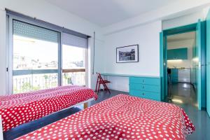 Porto Center Modern Apartment 4T with Balcony