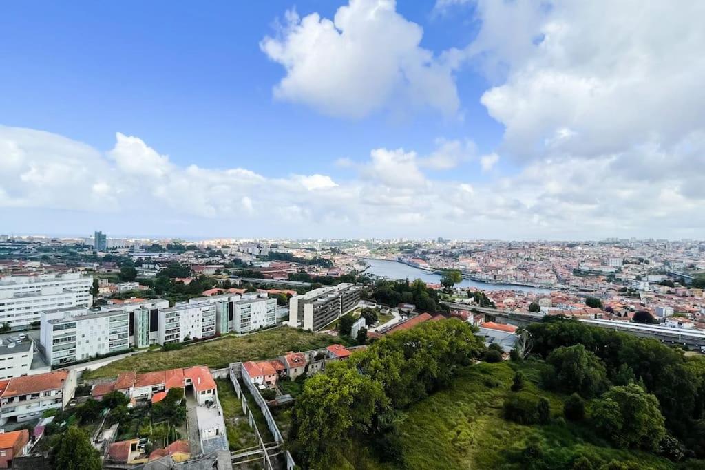 Porto Over View 1162 Rua do General Torres, 4430-999 Vila Nova de Gaia