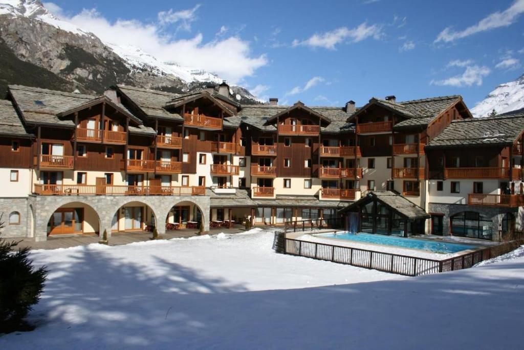 Appartement Pour 4 pers résidence 4* au pied des pistes plan des Champs 73480 Lanslebourg-Mont-Cenis