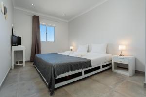 Appartement Praia da Rocha Bliss W/ Balcony - 5min walk to the beach - by LovelyStay Avenida das Comunidades Lusíadas, Clube Praia Rocha III Torre D 5º 533 8500-801 Portimão Algarve