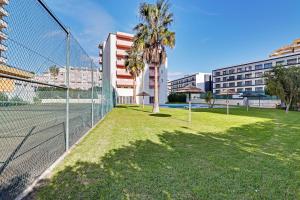 Praia da Rocha Central With Pool by Homing