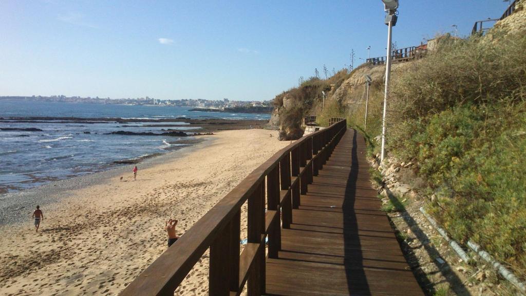 PRAIA DAS AVENCAS Apt junto ao mar com estacionamento e AC Avenida dos Príncipes, Lote 1 - Porta 2, 2775-266 Parede