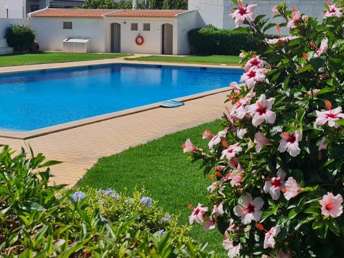 Praia Eulália with pool and 5 minutes from the beach