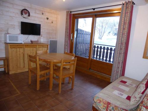 Appartement Appartement Pralognan-la-Vanoise, 3 pièces, 6 personnes - FR-1-464-119 194 - 254  Rue Des Xvie Olympiades -  - Pralognan-la-Vanoise