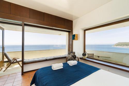 Premium Sesimbra Apartment, Private Beach Access, Garage, View