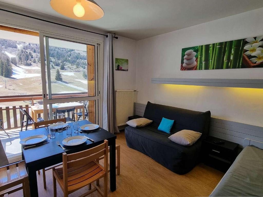 Pretty 3 rooms in the city center