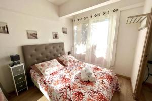 Pretty 40m with balcony near the beach