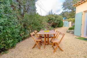 Pretty air-conditioned house with flower garden