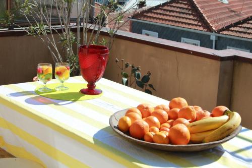 Pretty flat with terrace, air cond, free parking
