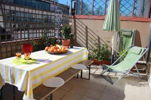 Pretty flat with terrace, air cond, free parking