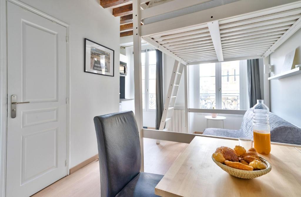 Appartement Pretty Mezzanine Studio in the Heart of Paris (2F) 1 Rue de l'Échiquier 75010 Paris