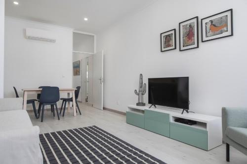 Principe Real: Elegant flat with terrace