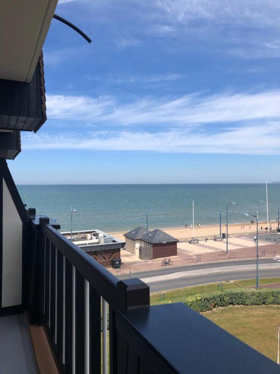 Appartement Prise de vue à 2 pas de la plage Résidence Plein Soleil 2 Avenue Jean Moulin 14640 Villers-sur-Mer