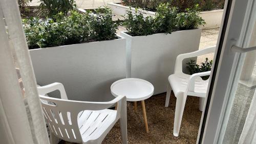 Pristine, beautiful 2 bedroom