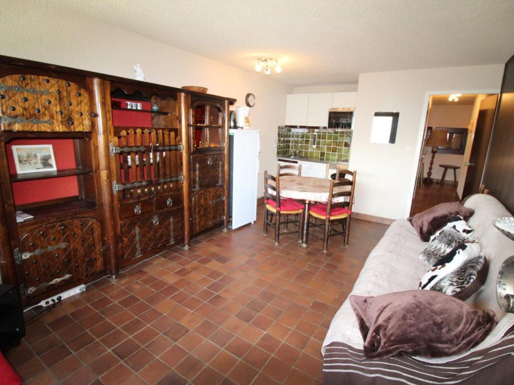 PRIVATE BUILDING, 4 APTS, UNIQUE AT NICE- OLD TOWN