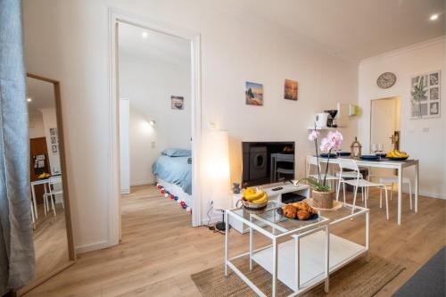 Private Independant flat - Lourdes city center - 2 Balconies