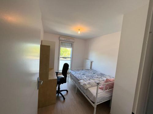 PRIVATE ROOM, Shared bathroom in a 3 bed room appartment