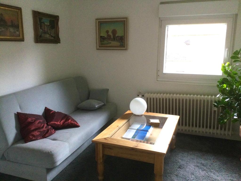 Appartement Privates Appartment Ferienwohnung im Einfamilienhaus 22 Erlenweg 40599 Düsseldorf