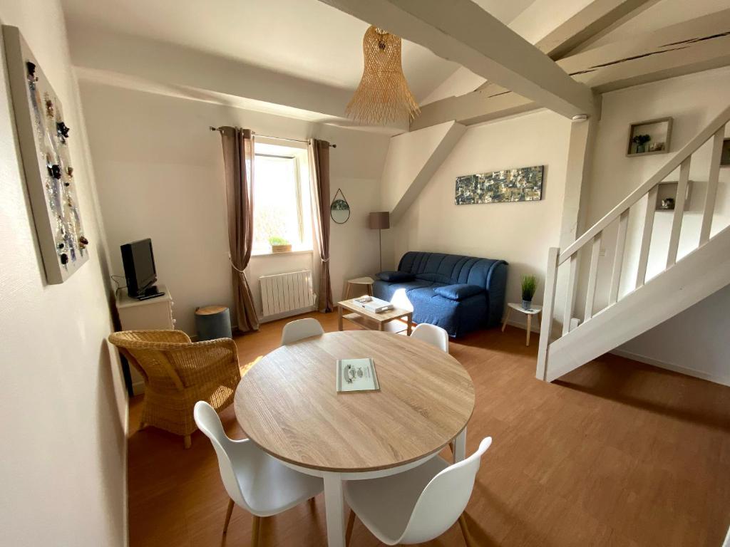 Appartement Proche cure thermale ,2 couchages 160, duplex 39m2 2 Quai aux Vivres appt 206 résidence Lafayette 17300 Rochefort