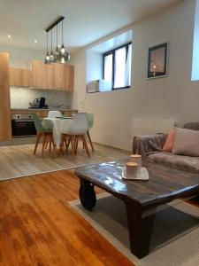 Appartement Proche gare, cosy, courte et moyenne durée 24 Rue Lamartine 01200 Bellegarde-sur-Valserine Rhône-Alpes