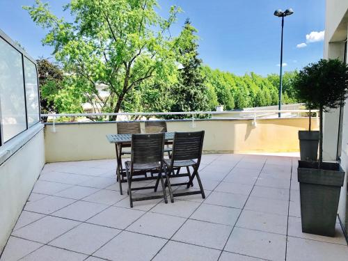 Proche Lac & vieille ville T3 avec grande terrasse