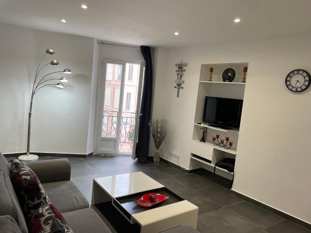 Appartement Proche Palais, 2mn des plages, parking privé 83 Rue Georges Clemenceau 06400 Cannes